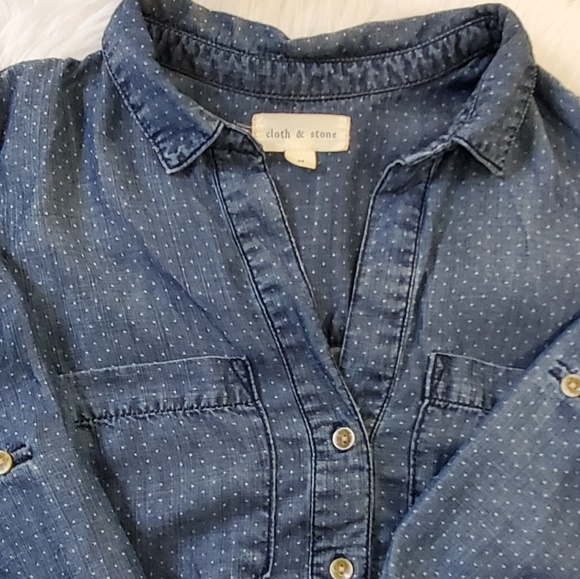 Cloth & Stone chambray half button up top - Picture 3 of 4